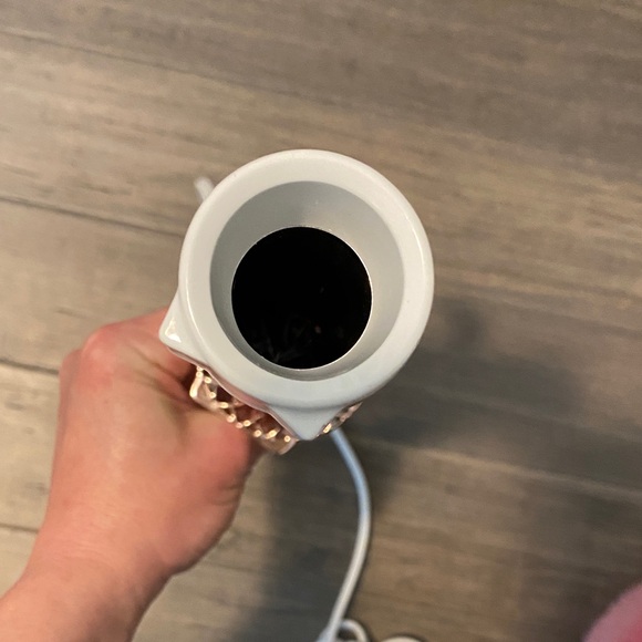 T3 BodyWaver professional 1.75” White Curling and Styling Iron - Picture 2 of 6